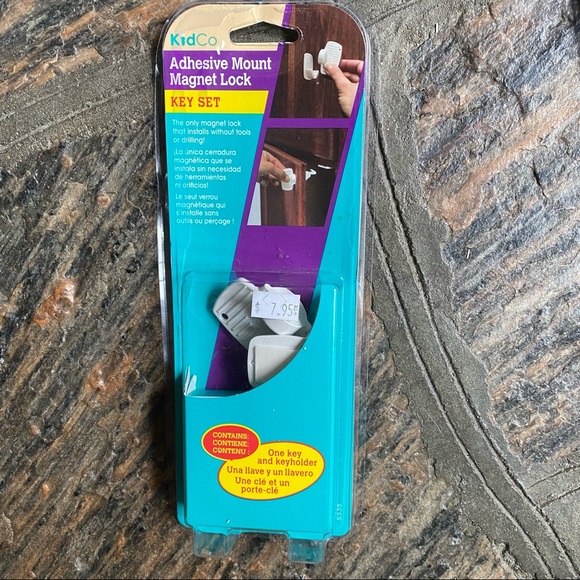 Child proof locks for cupboards - Picture 4 of 4